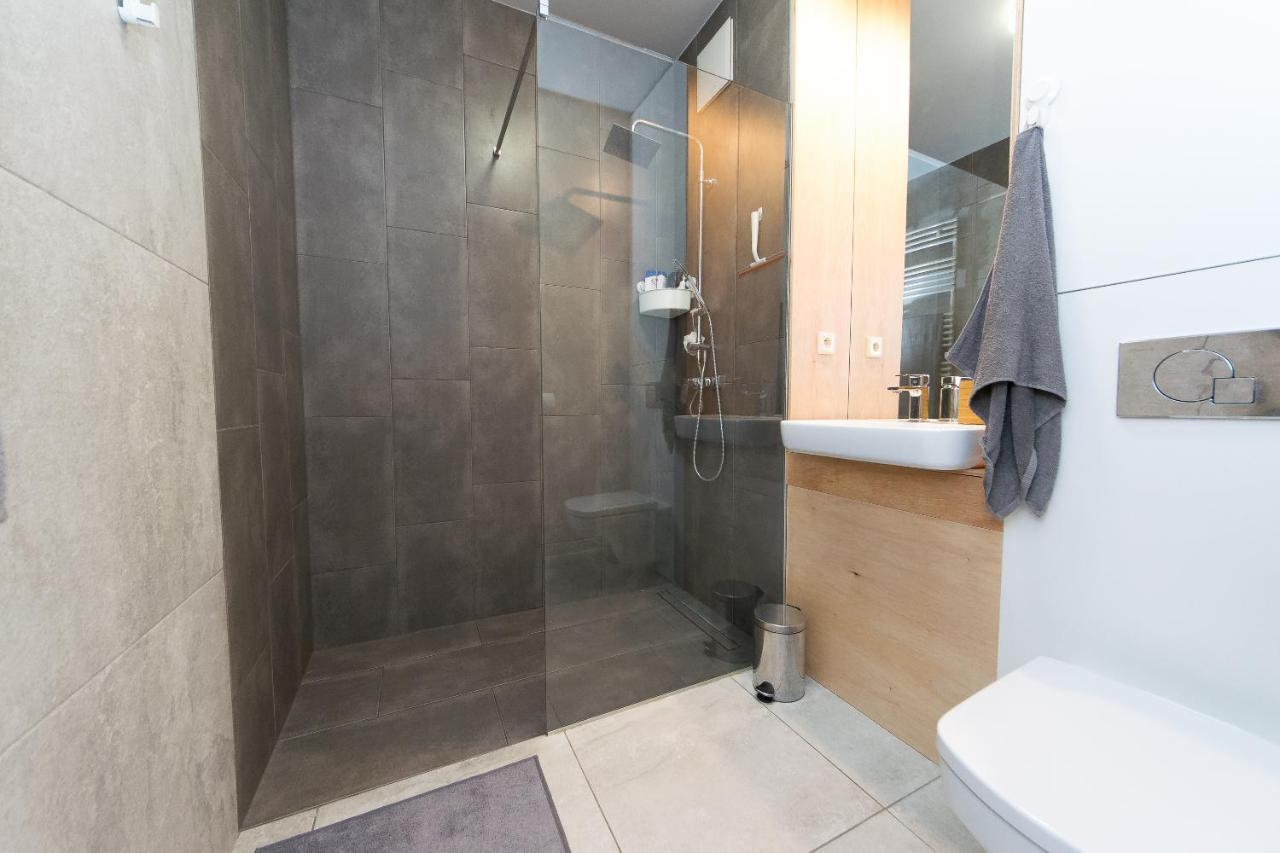 Main Trainstation One Bedroom Ac P4You Pl Краков Экстерьер фото